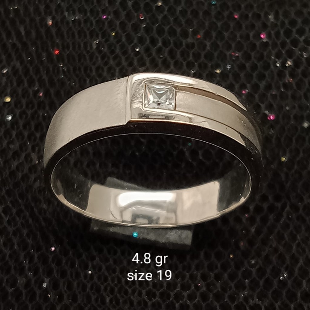 Cincin Emas 17K - 4.8 gr Kadar 750 - 1779