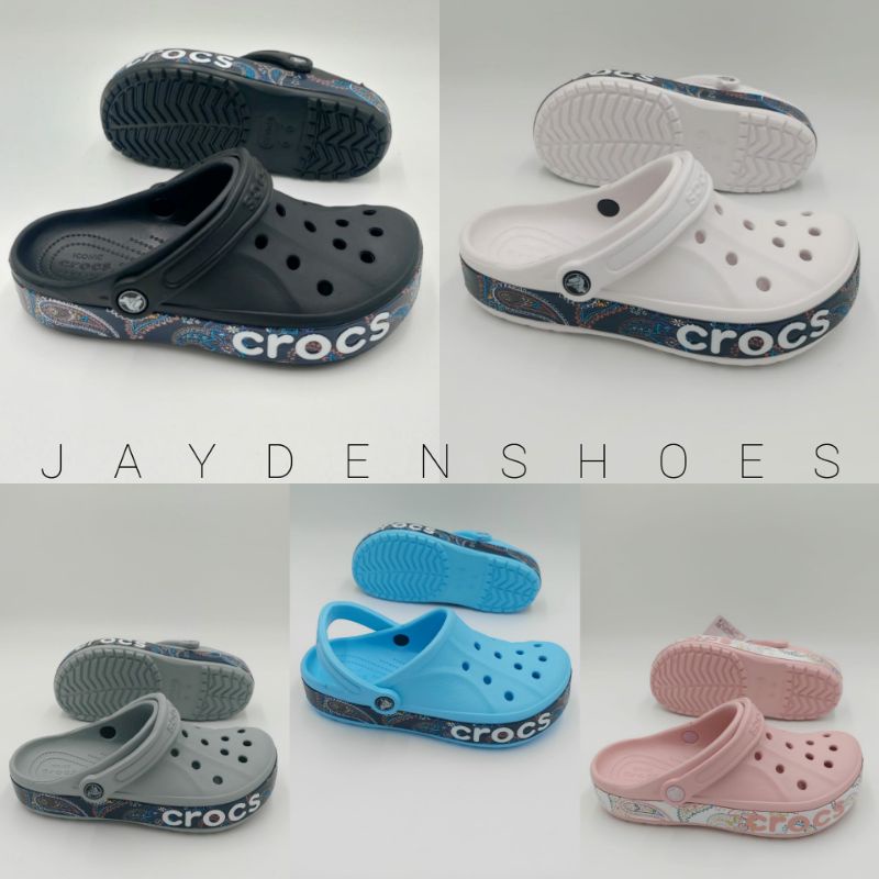 SANDAL CROCS/SANDAL CROCS PRIA DAN WANITA/CROCS BAYA BAND CLOG GRAPHIC/SEPATU SANDAL CROCS/CROCS BAY
