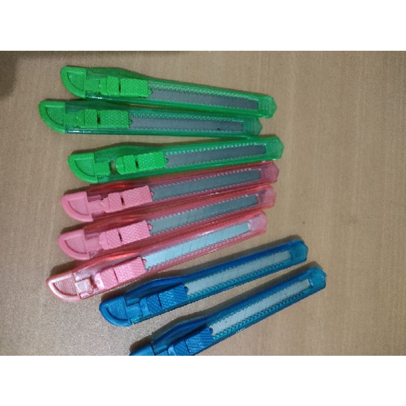 

pisau cutter plastik
