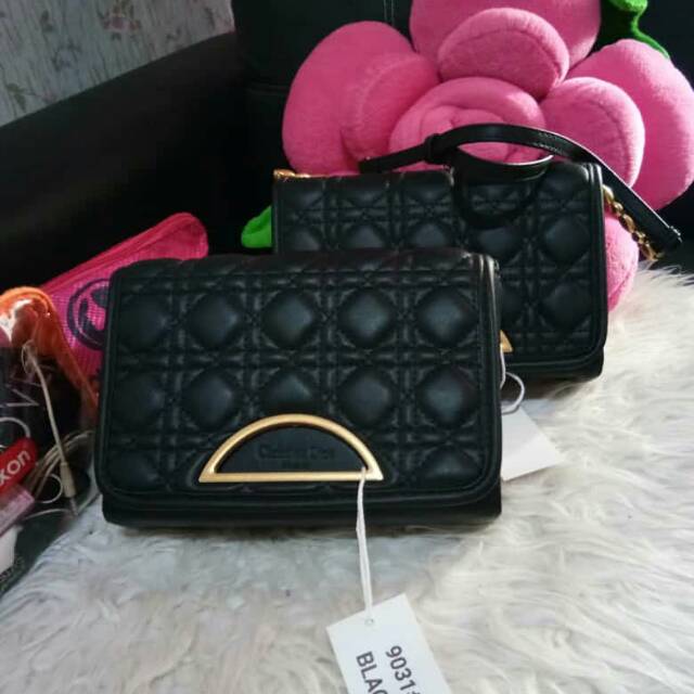 Tas dior hitam besi bakar
