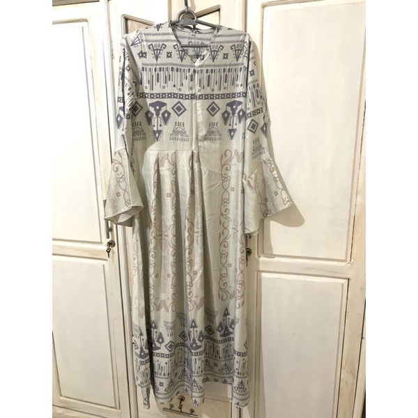 Dress 100 % mirip Wearing Klamby preloved