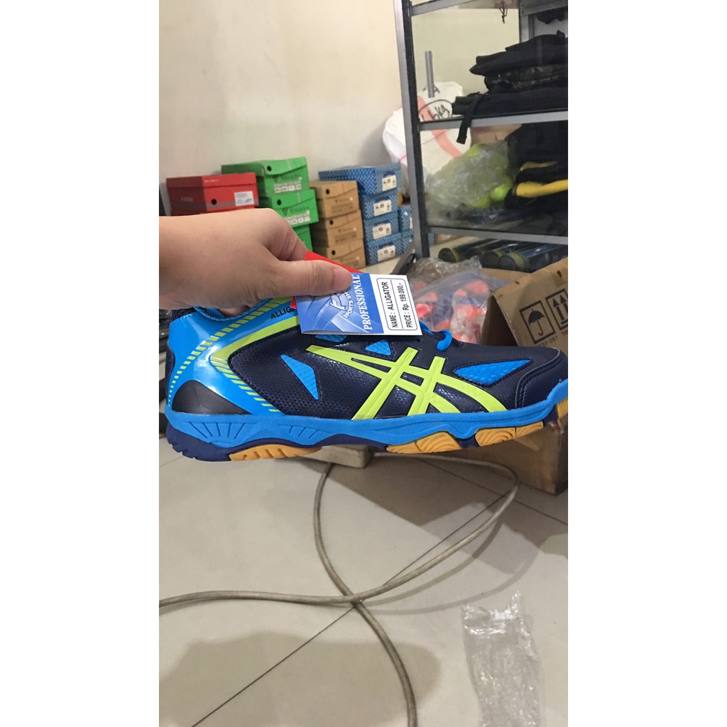 sepatu badminton profesional alligator