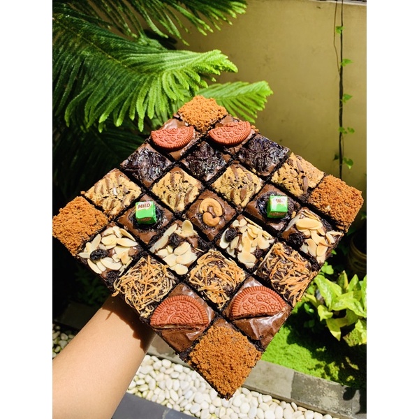 

fudgy brownie family cut 20x20