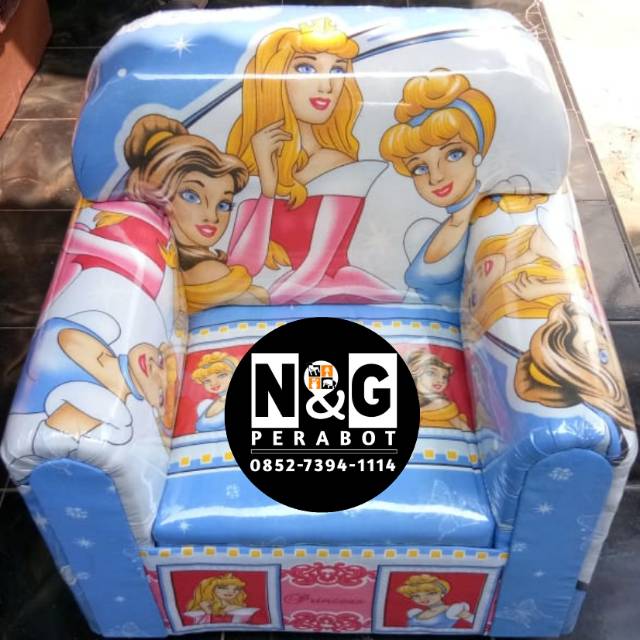 Sofa anak / kursi anak / kursi karakter /sofa karakter / sofa bengkulu / kado ulangtahun /kado