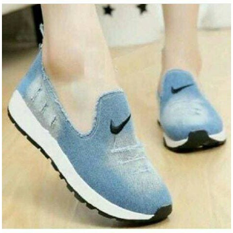 Ts Sepatu Cewek Sneakers Aerobik Senam Wanita Cloudfoam Lady Import Olahraga Joging Sport