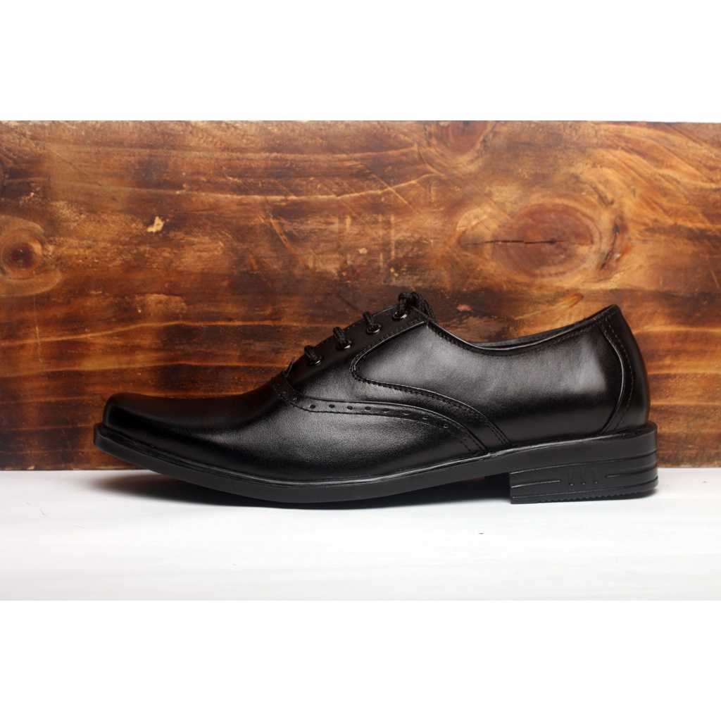 Sepatu Pantofel Pria Kulit Asli Rasheda K 01 Formal Shoes Bertali