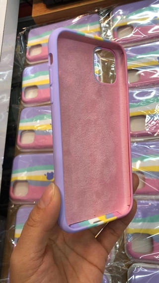 Case Pelindung Bahan Silikon Warna Pelangi Untuk Iphone 12