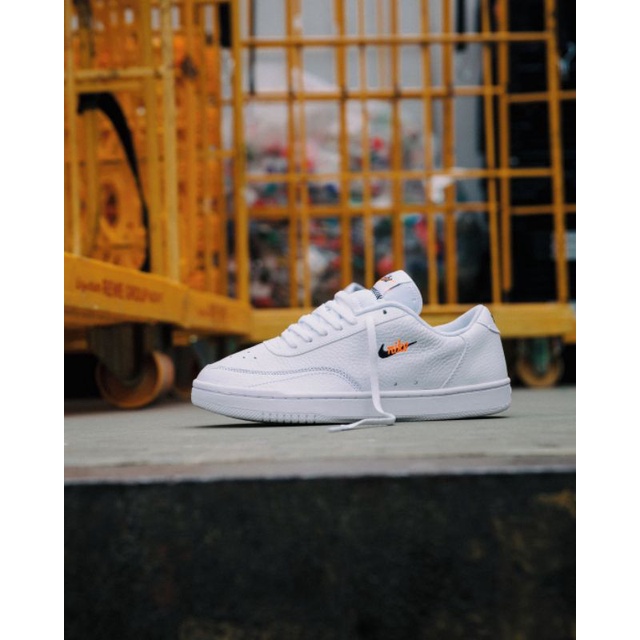 NIKE COURT VINTAGE PREM - WHITE