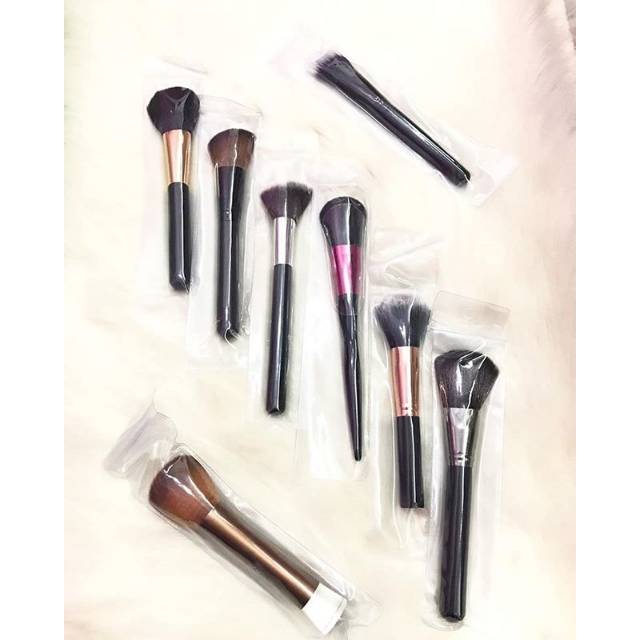 KUAS BLUSHON (SEMUA TIPE)