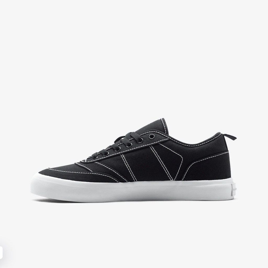 Sepatu Sneakers NAH Project Resilient Warna Black White