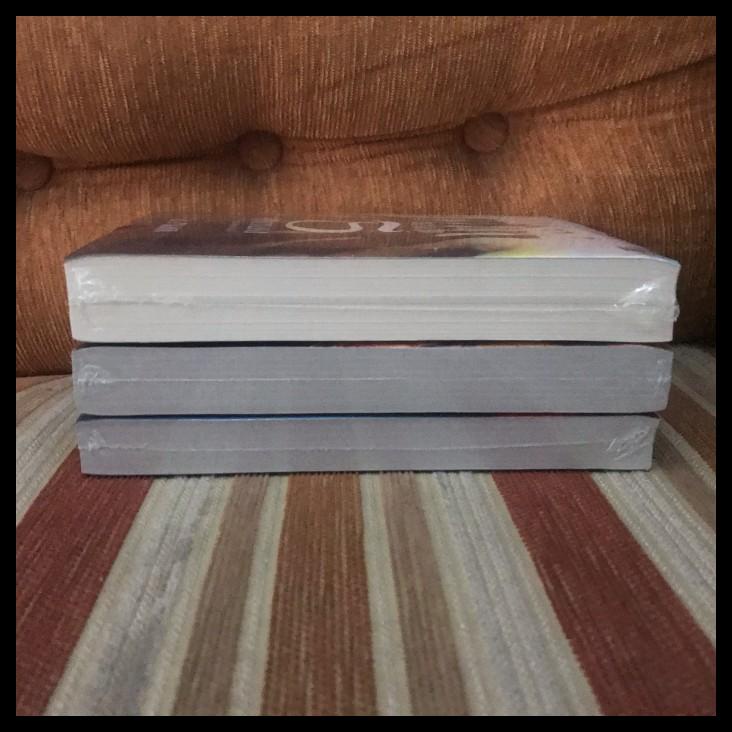 

TERBARUU!! Paket 3 Buku Novel Trilogi Negeri 5 Menara A Fuadi Ranah Rantau Muara TERBARU