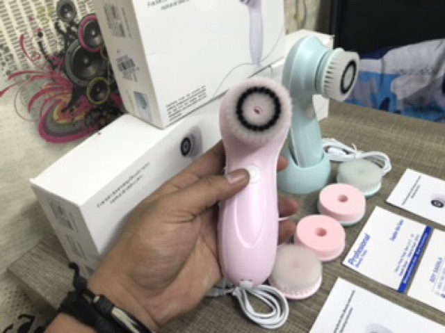 Portable cleansing rotasi brush sikat pembersih wajah elektrik rechargeable home use