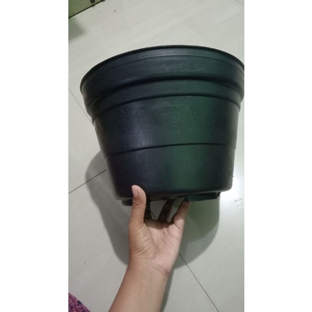 pot taman , pot hitam ,pot hias uk 30