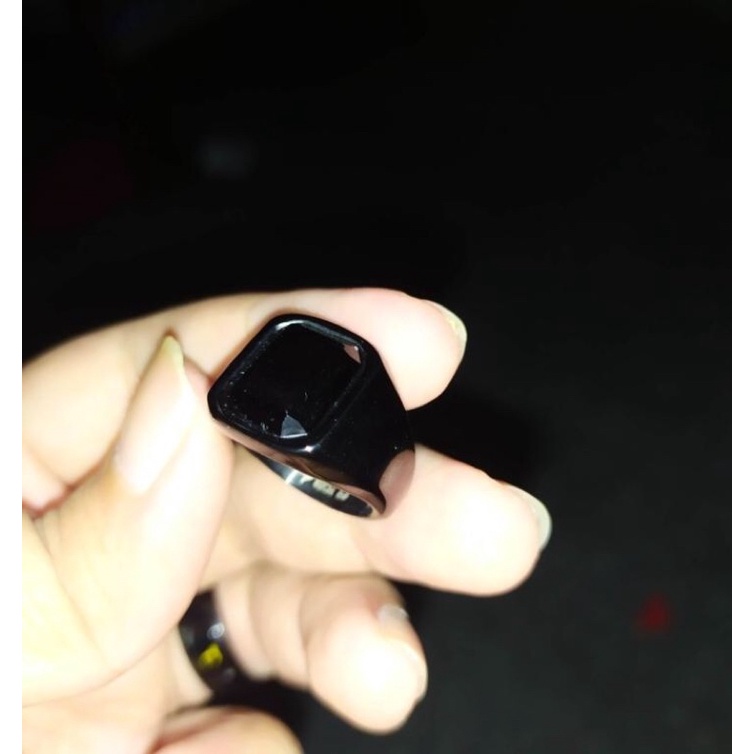 cincin Black Batu Kotak