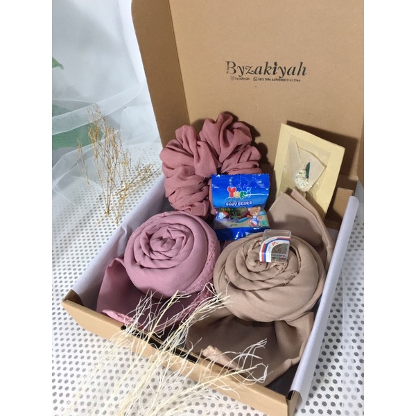 READY HAMPERS HIJAB / GIF BOX HIJAB / KADO ULANG TAHUN GRADUATION WEDDING BYZAKIYAH