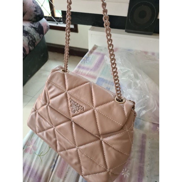 Tas Prada selempang rantai matte mocca