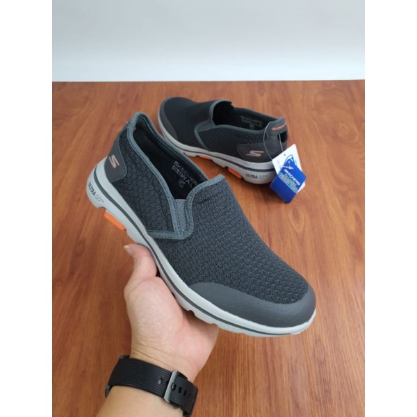 SEPATU PRIA SKECHERS GOWALK 5 APPRIZED MEN