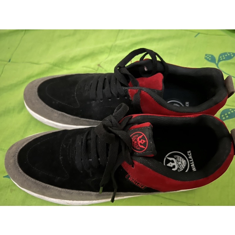 sepatu sneakers pria WALLACE