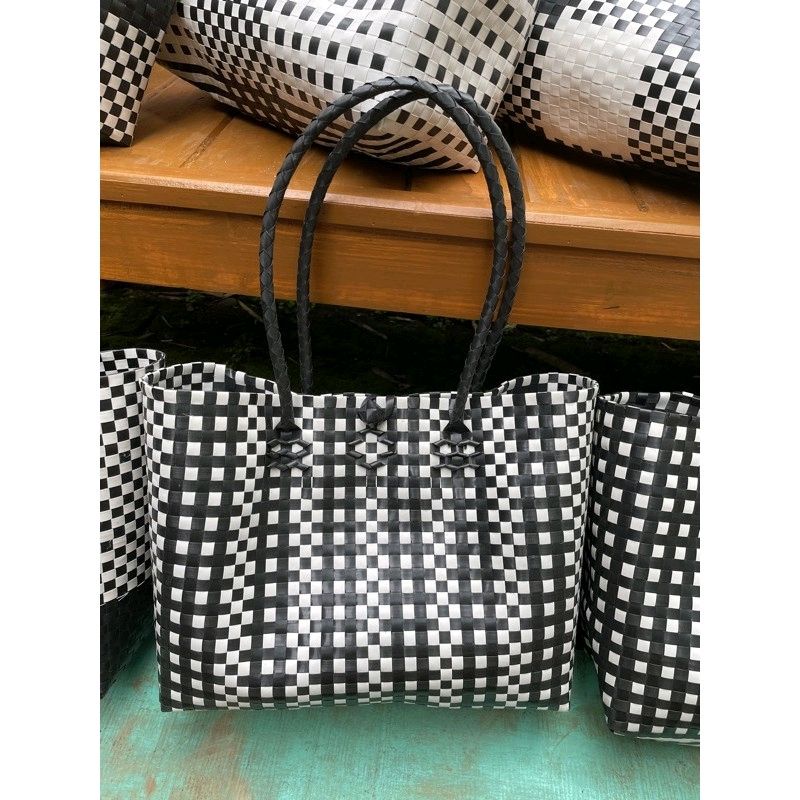 Tas Anyaman Berserat / Tas Monochrome / Anyaman Plastik / Souvenir Berkatan Ukuran XL