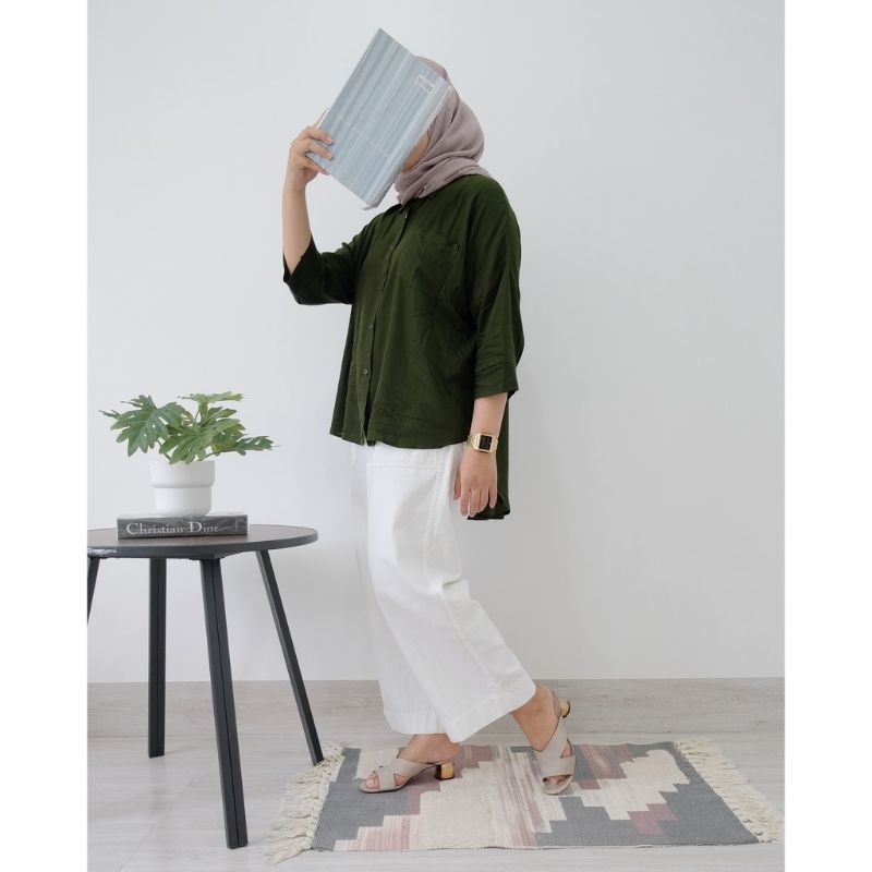 Della Kemeja Oversize Rayon Viscose