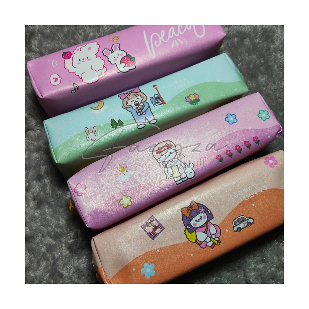 

Kotak Tempat Pensil Motif Karakter Lucu