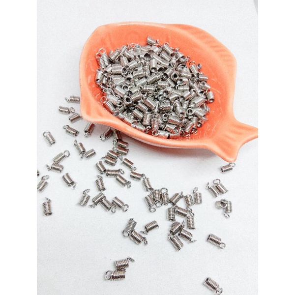 (100 pcs +) Klep Spiral - Klep Penjepit Tali Masker Spiral Warna Nikel