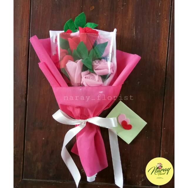 buket bunga bekasi buket bunga wisuda 115