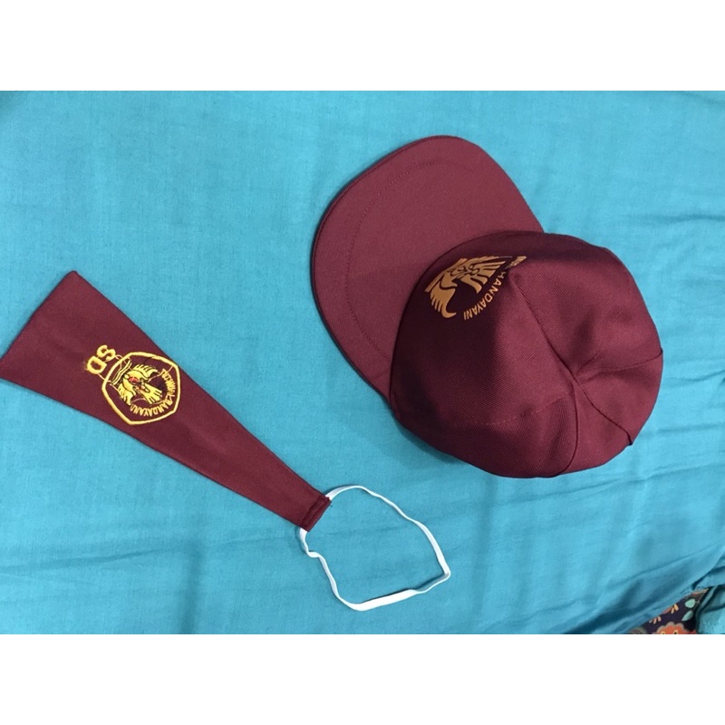 [TERLARIS] Topi Sd dan dasi, Topi Pramuka dan kacu (Bahan PERTAMIL)
