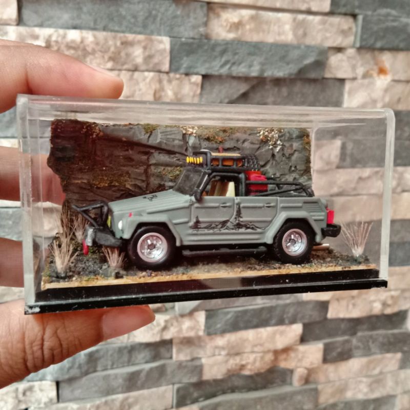 Diecast Matchbox VW Safari Offroad Custom + Mini Diorama Offroad 1:64
