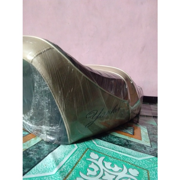 Jok vespa model yankee limited edition