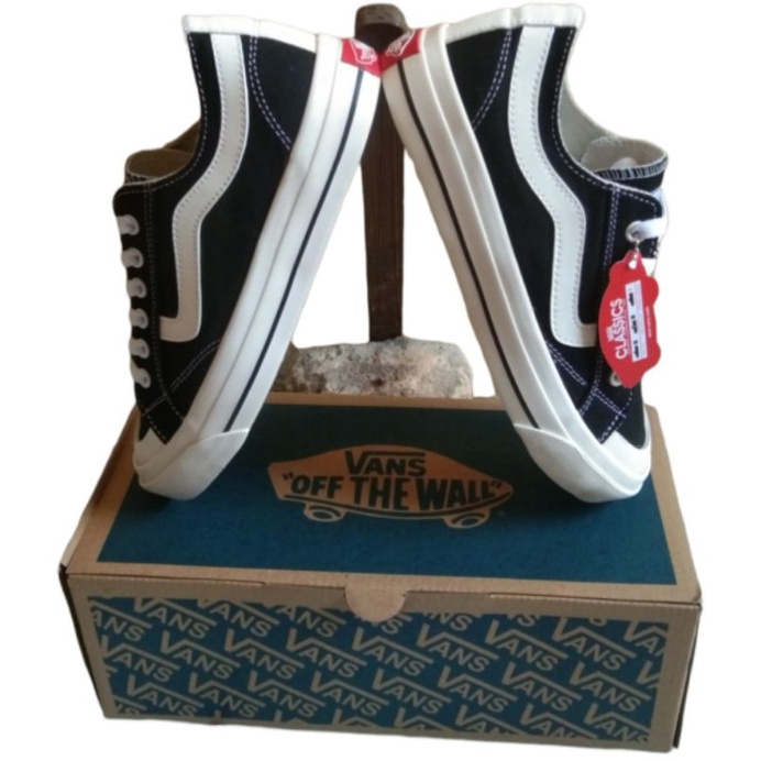 Sepatu Pria Vans Black White Oldskool Halfmoon / JP Version