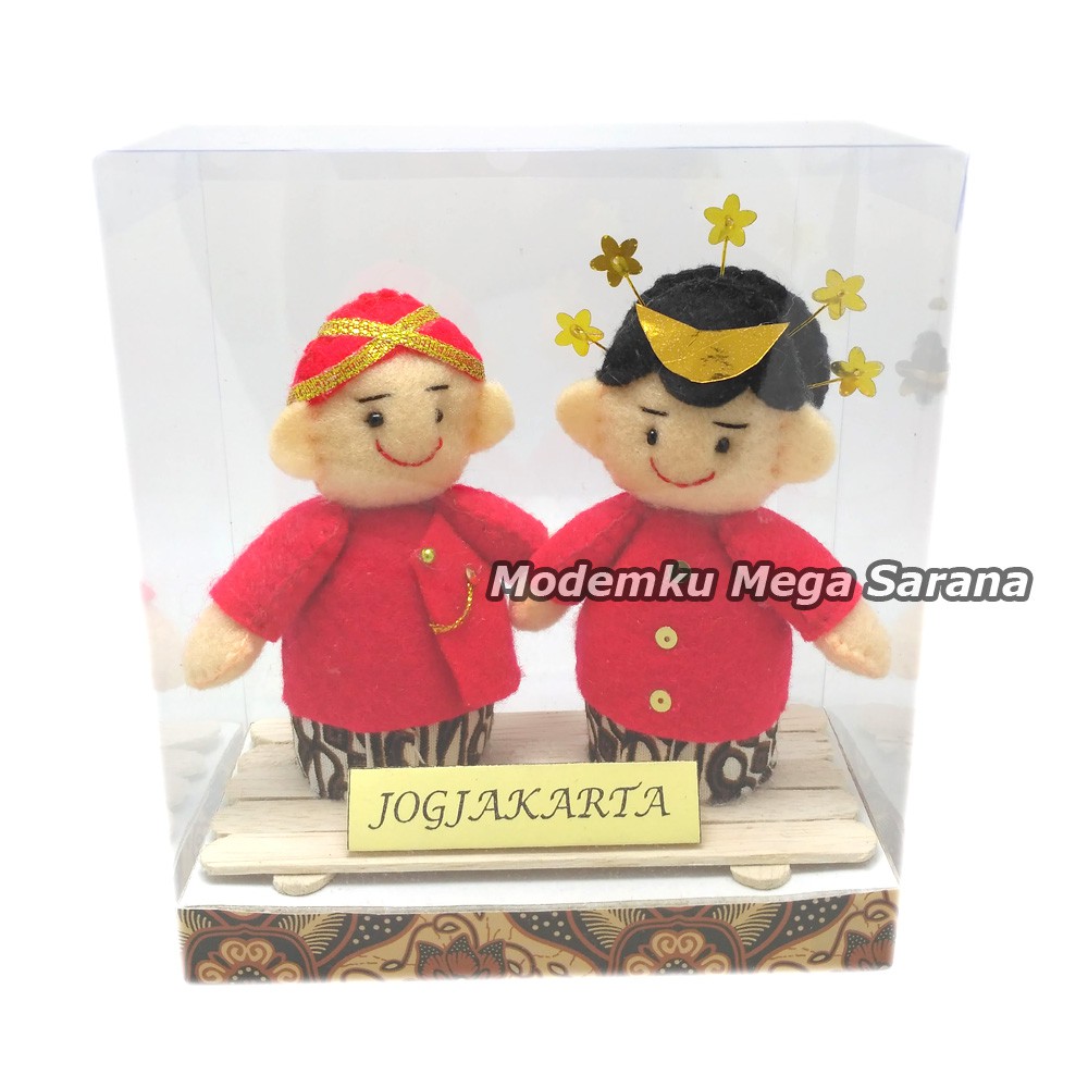 Boneka Pakaian Adat Jogja