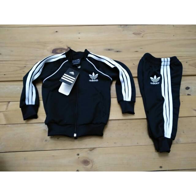 satu set Adidas anak tracktop + jogger