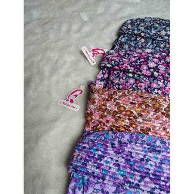 Bergo Motif Bunga Kecil