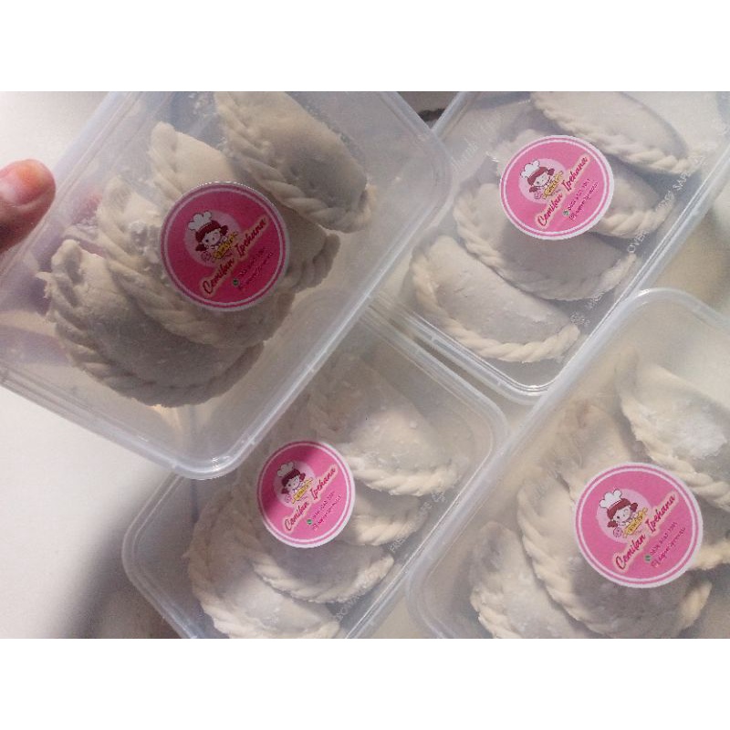 

Cireng isi ayam suwir pedas