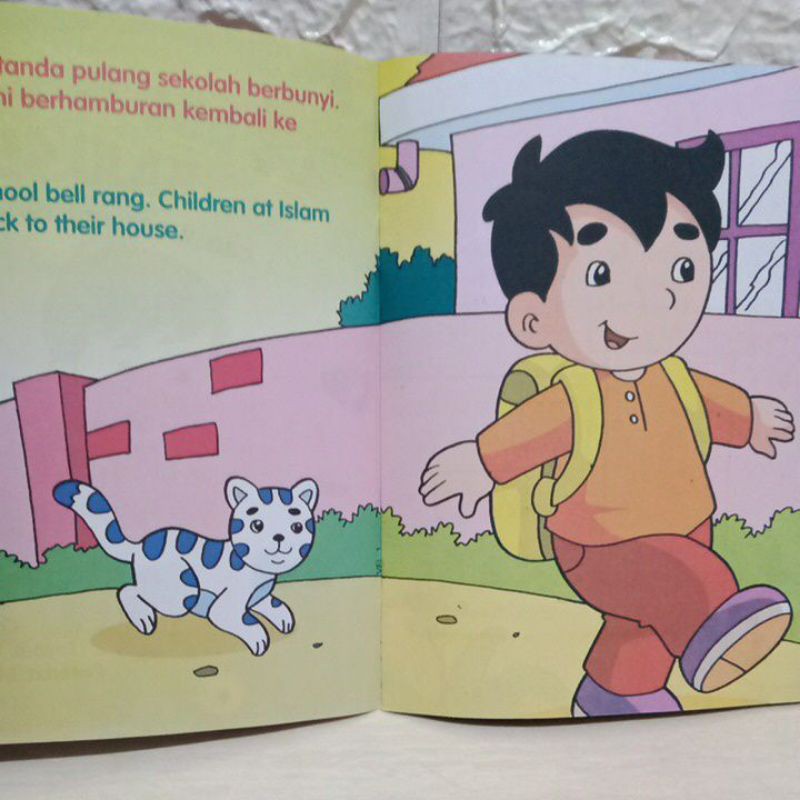 Buku Cerita Aku Bisa Pakai Baju Sendiri / Bilingual