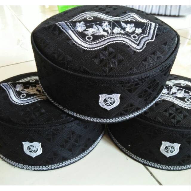 Peci  hitam bordir malaysia 1kodi  isi 20 peci