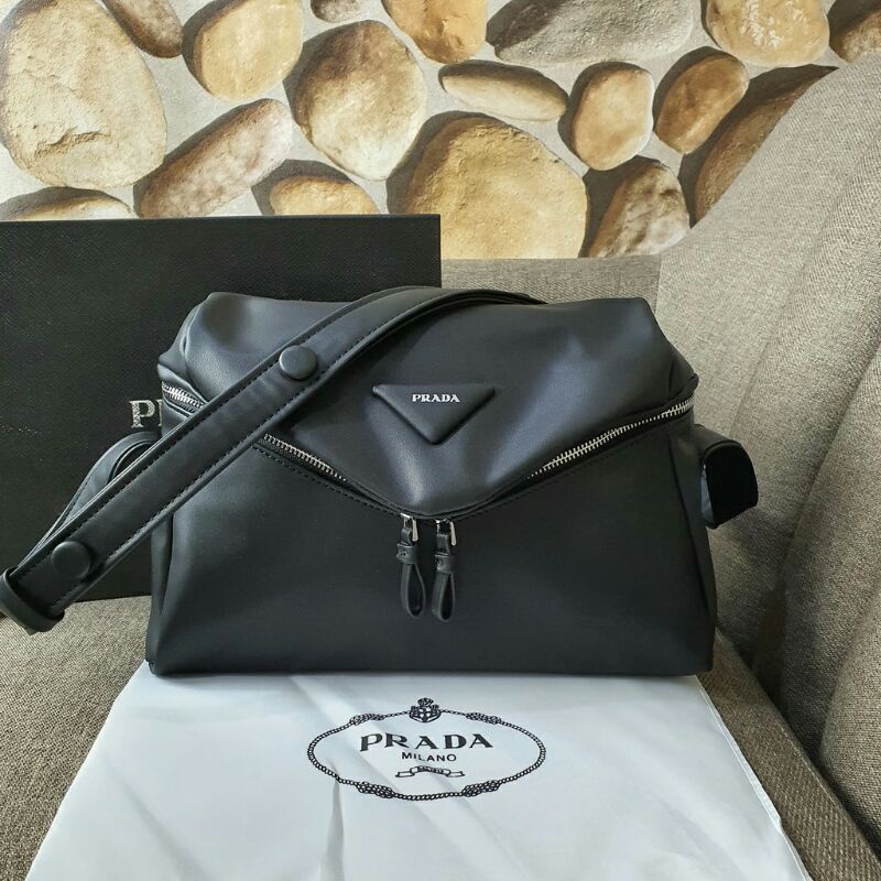 Jual Tas Wanita P Padded Signaux Nappa Leather (Warna Hitam) | Tas Import  Murah | Shopee Indonesia