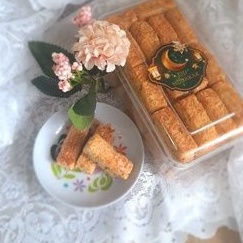 

Kue Lebaran Kastengel enak toples kotak 350gr