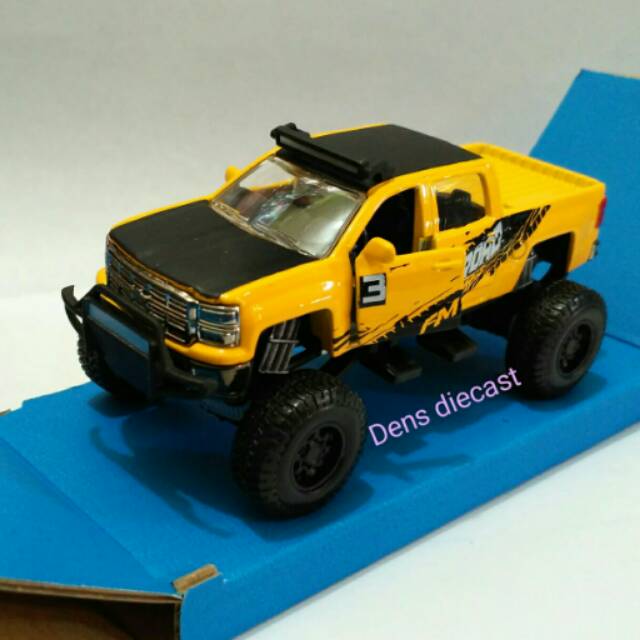 Miniatur Chevrolet Silverado big foot Maisto fresh metal