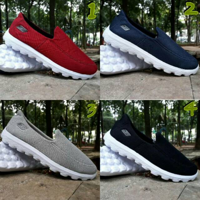 SKTECHERS GO WALK PRIA