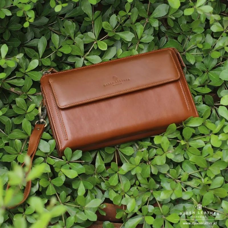 Pouch kulit kekinian by Djoen Leather