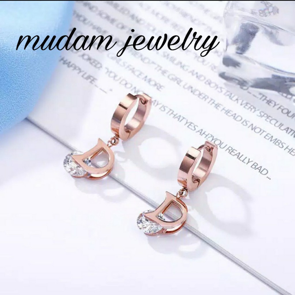 Anting Titanium Huruf D Clip Zircon Artifisial Untuk Wanita Fashion