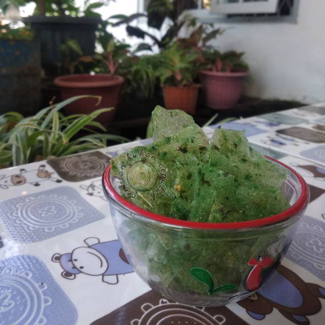 

Keripik kaca (kripca) rumput laut pedas