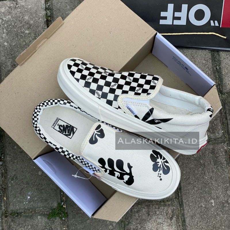 Sepatu Vans Slip On OG MONO X Porter Yoshida Checkerboard Cream Black + Kaos Kaki