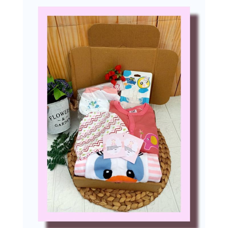 Hampers Baju Baby New Born / Baby Gift Box Set Cewek / Kado Bayi Baru Lahir Motif Cewek