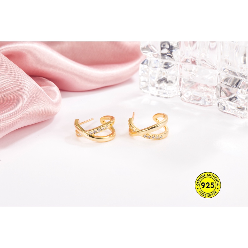 Anting Tusuk Bentuk C Setengah Lingkaran Hollow Silang Lapis Emas 18K Untuk Wanita
