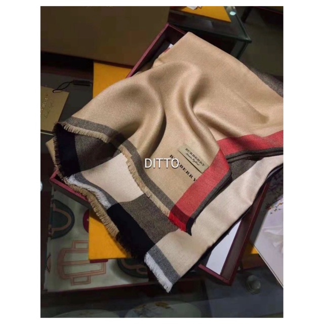 Burberry Premium scarf/syal