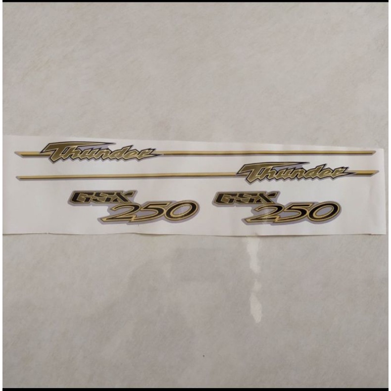 2 biji stiker striping gsx 250, 2 biji stiker striping thunder body belakang thunder 250 silver