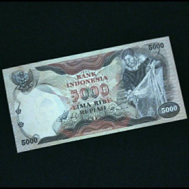uang kuno penjala ikan 5000 rupiah tahun 1975 UNC